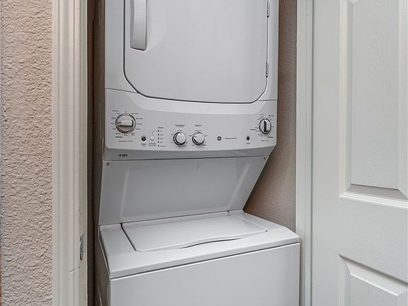 5th image of 600 13th St APT 435