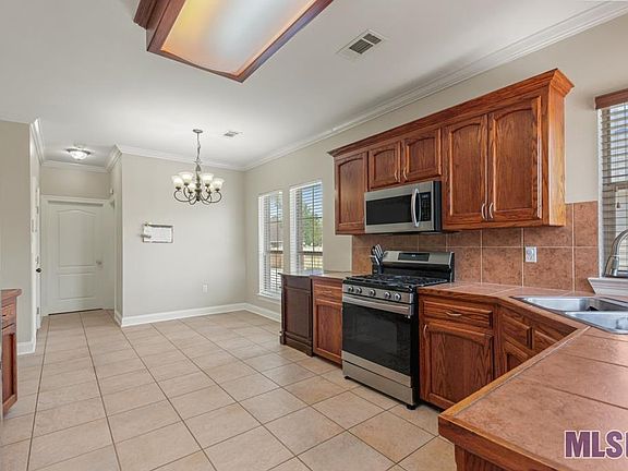 4th image of 15327 Stone Hedge Dr