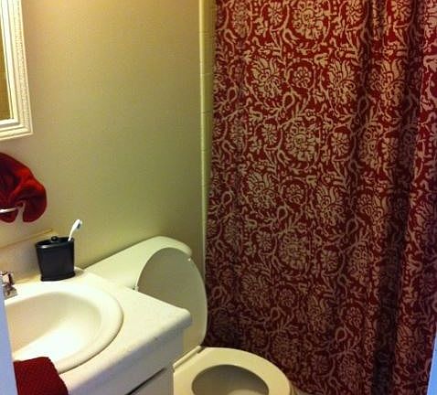 4th image of 757 Chestnut St APT H