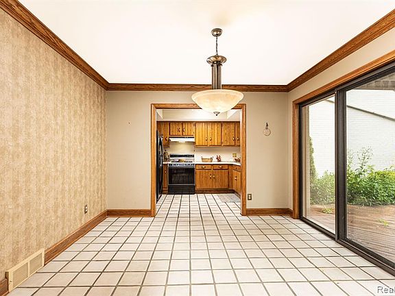 5th image of 42273 E Edward Dr