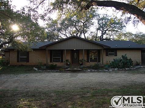 1st image of 107 Live Oak Dr