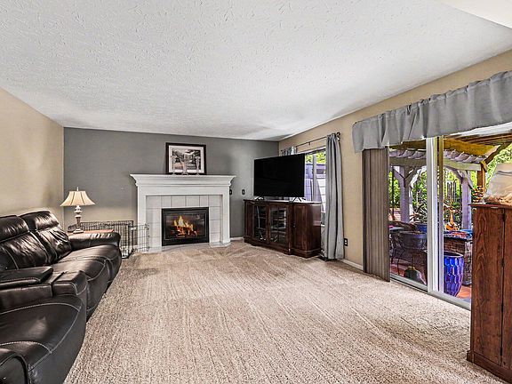 3rd image of 10094 Brandsteade Ct