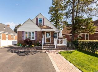 67 Keller St, Valley Stream, NY 11580