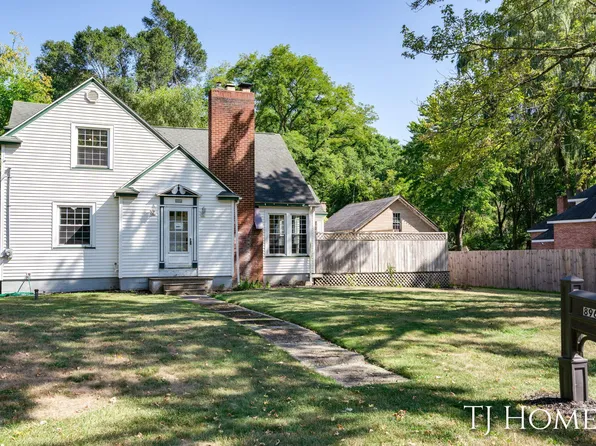 8966 Holton Duck Lake Rd, Holton, MI 49425