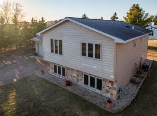 517 1st St NW, Hinckley, MN 55037