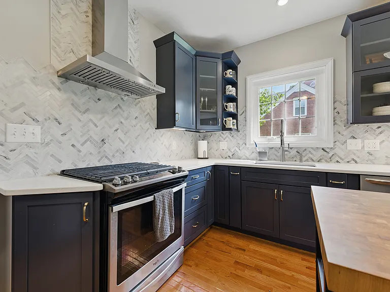 5010 Gosnold Ave — Photo 25