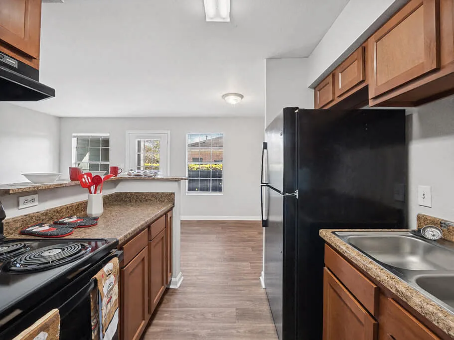 Forest Creek Apartments — Photo 1