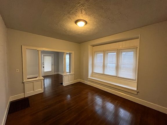 3rd image of 634 N Euclid Ave