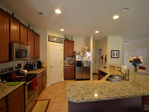 5th image of 385 Sanctuary Park Dr