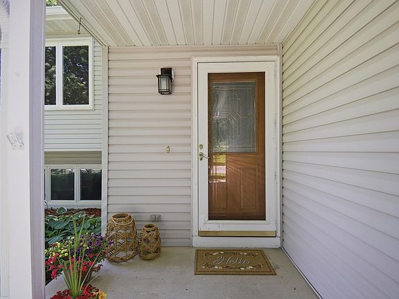 2nd image of 2305 13th St SW