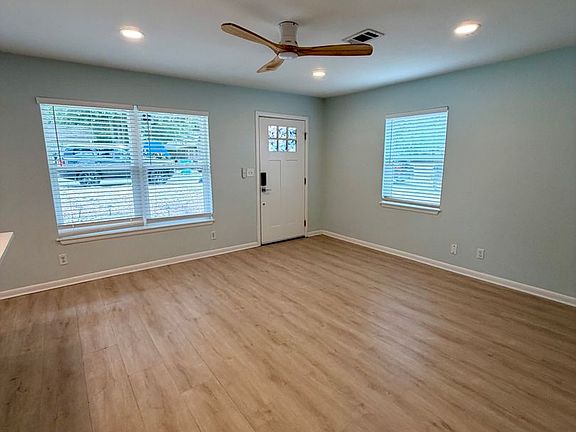 3rd image of 306 Florida St