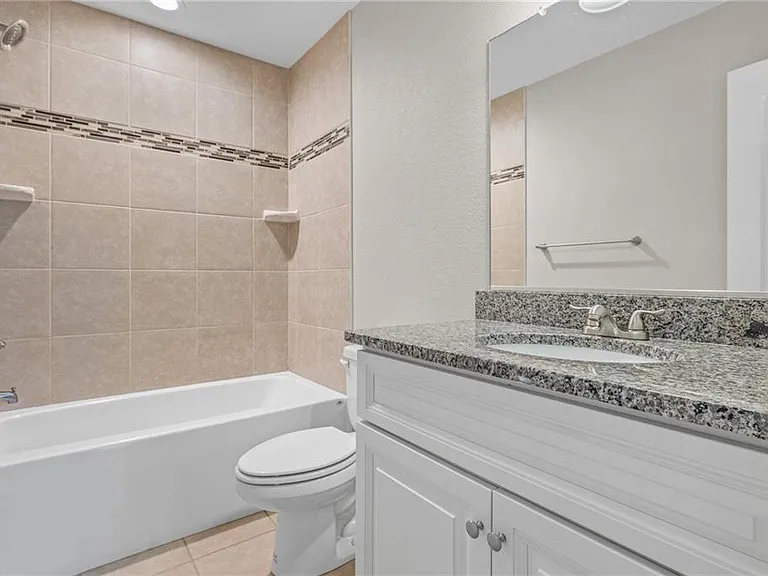 920 Douglas Ave — Photo 10