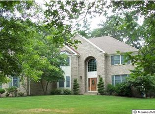 1582 Horseshoe Dr, Wall Township, NJ 08736