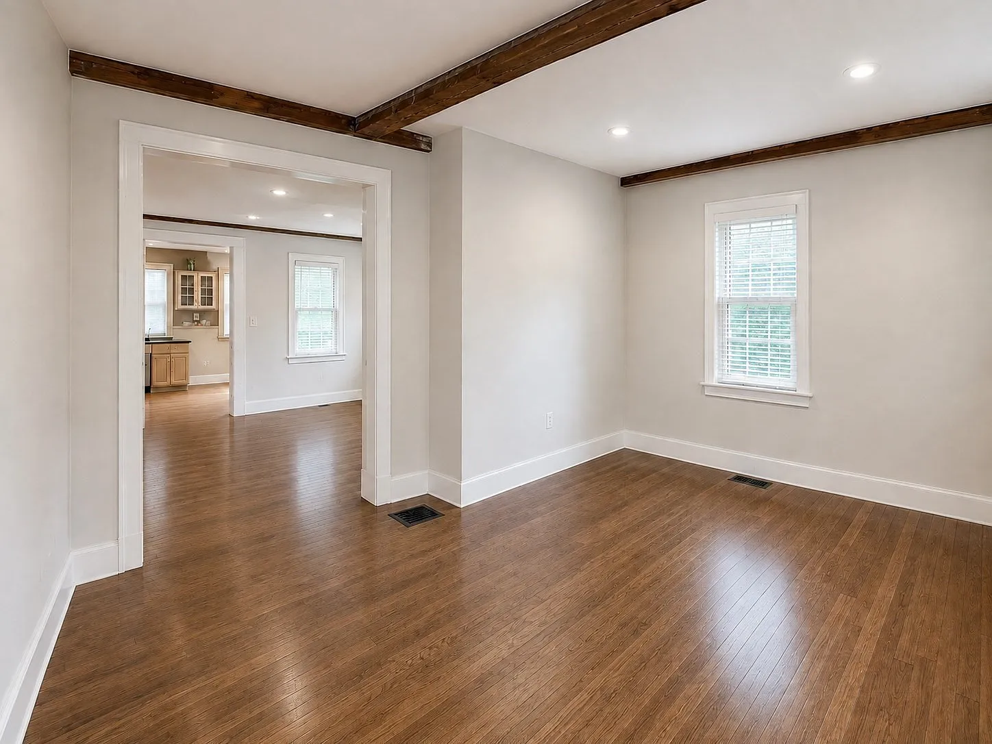 3 bed, 1.5 bath, 1600 sqft, $3,400 — Photo 4