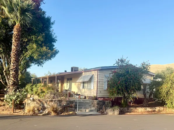 690 N Castle Rock Street #1, Woodlake, CA 93286