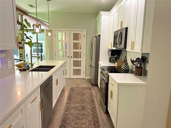 5th image of 111 Jasmine Dr