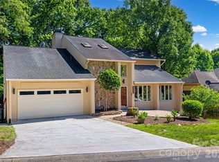 7057 Mariners Ct, Tega Cay, SC 29708