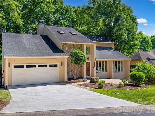 7057 Mariners Ct, Tega Cay, SC 29708