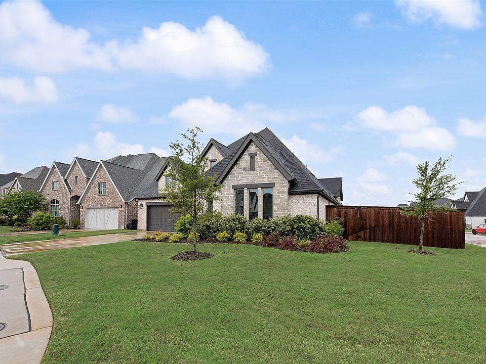 1st image of 2442 Sibley Dr