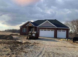 17248 Timber Edge, Petersburg, IL 62675