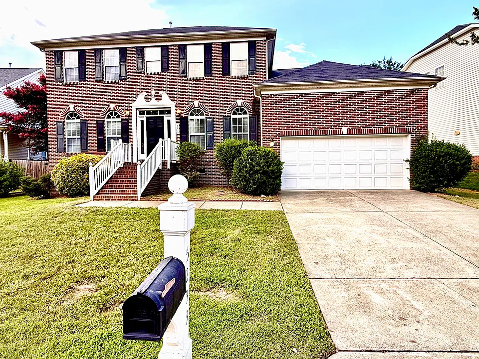5233 Pinehall Wynd