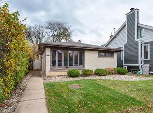 9217 Kildare Ave, Skokie, IL 60076