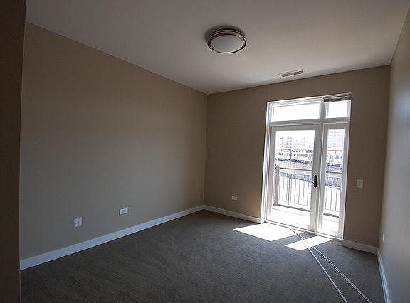 4th image of 1227 W Albion Ave APT 3E