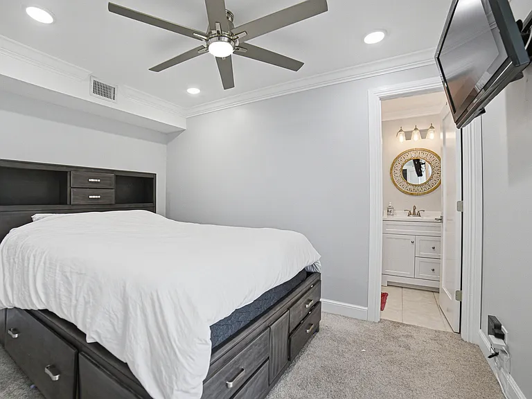 5201 NW 2nd Ave #2130 — Photo 12