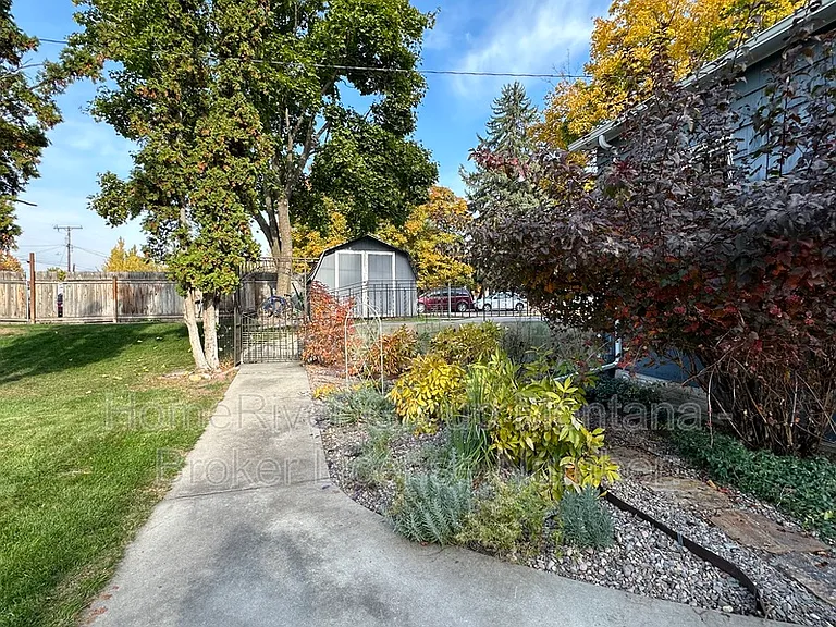909 Longstaff St — Photo 2