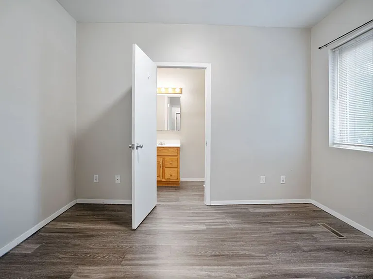 2116 College St - Cedar Falls — Photo 9