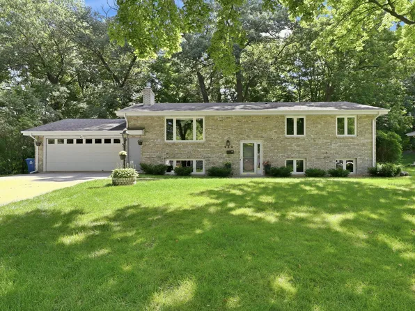 250 Glenbrook Rd N, Wayzata, MN 55391