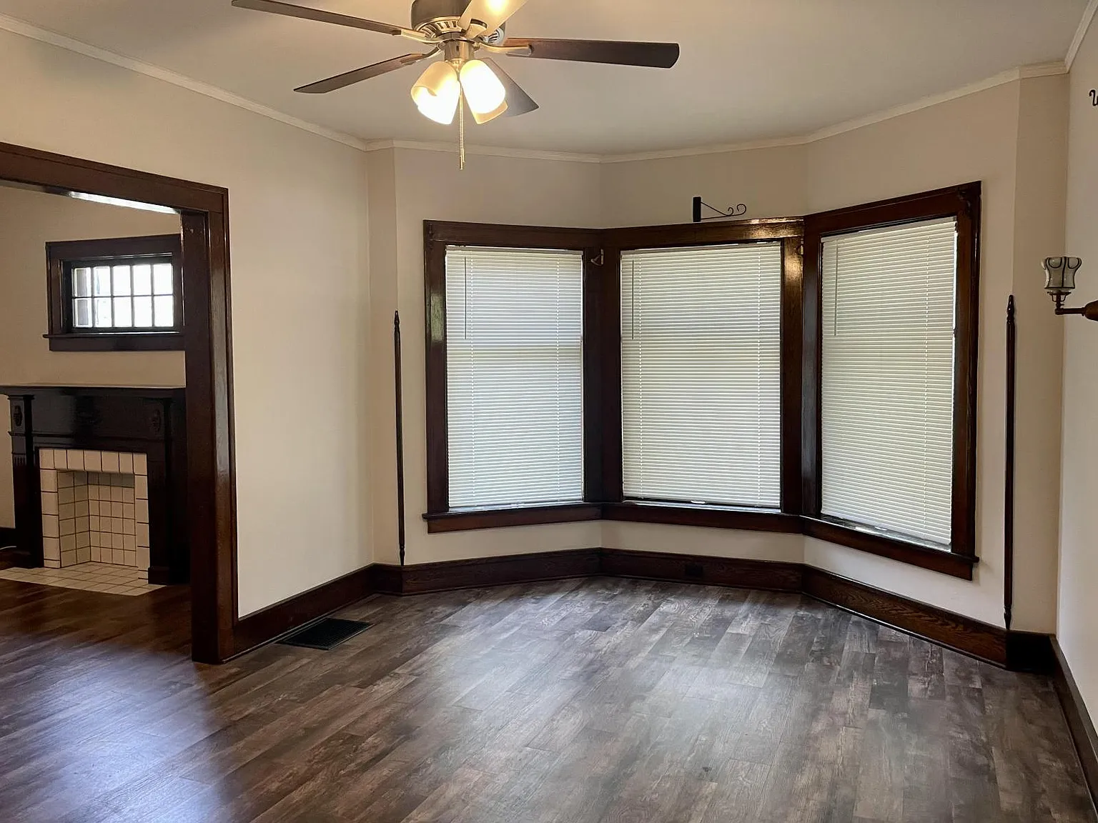 3 bed, 1.5 bath, 1200 sqft, $1,300 — Photo 2