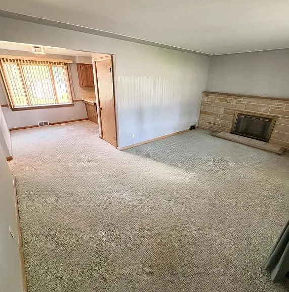 521 Collins Ave — Photo 3