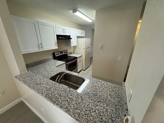 5th image of 11106 Essex Ridge Ct #11106