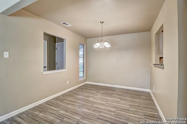 7731 Pipers Hl — Photo 8