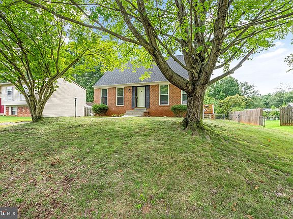 3rd image of 14320 Southgate Ct
