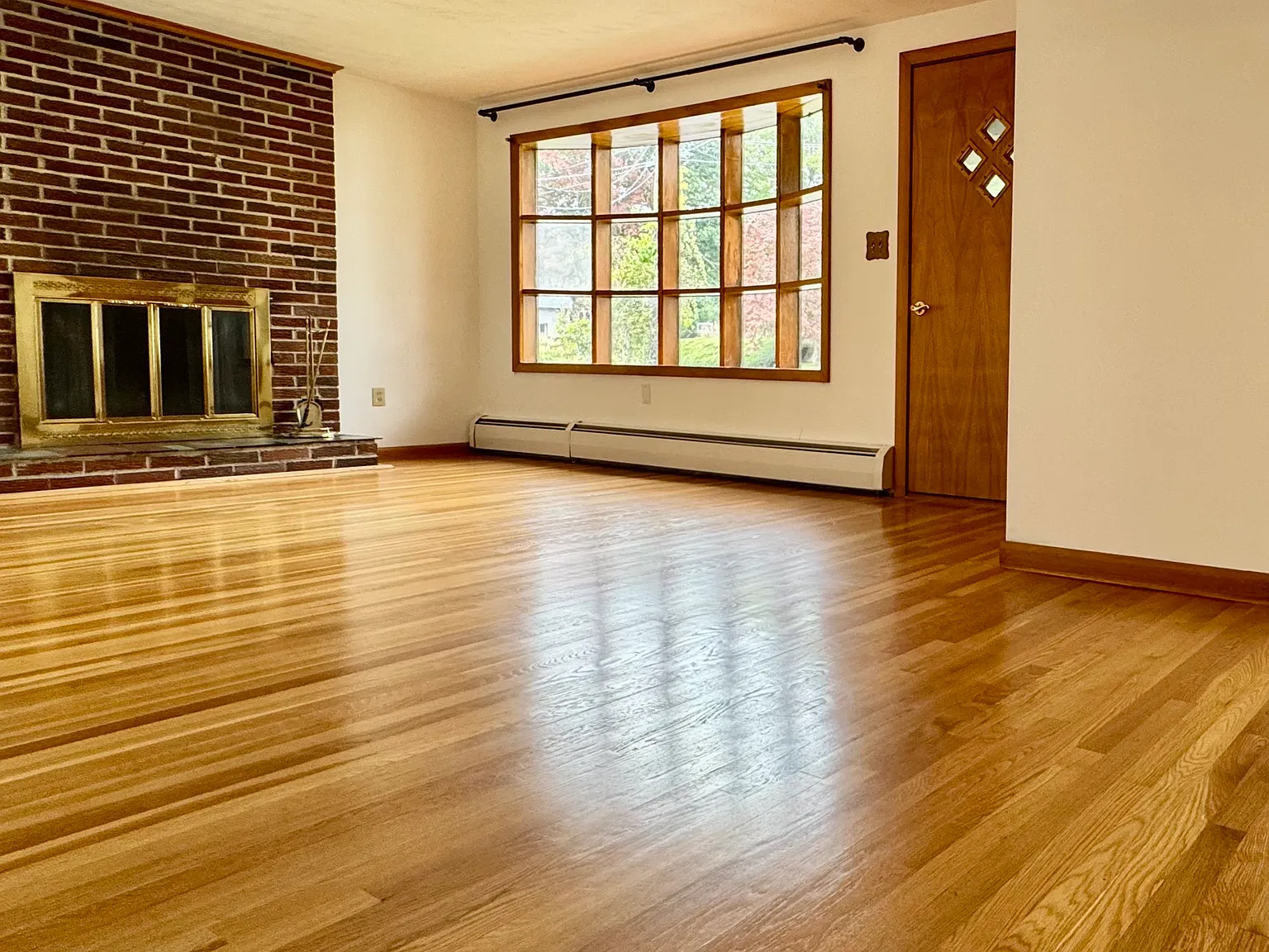 3 bed, 1.5 bath, 1446 sqft, $2,945 — Photo 3
