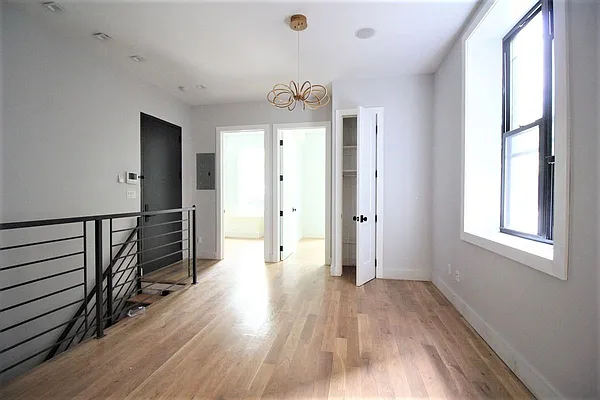 Rented by EXR | media 11