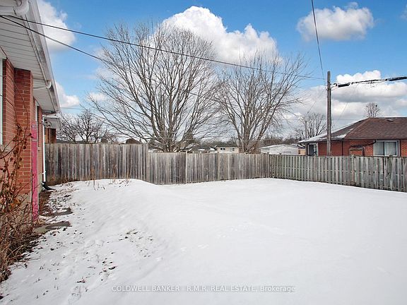 3rd image of 543 Wilson Rd S