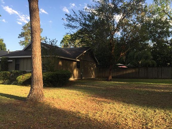 2nd image of 4456 NE 1st St