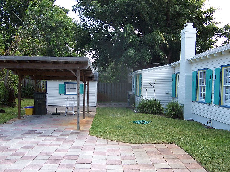 2nd image of 118 SW 3rd St