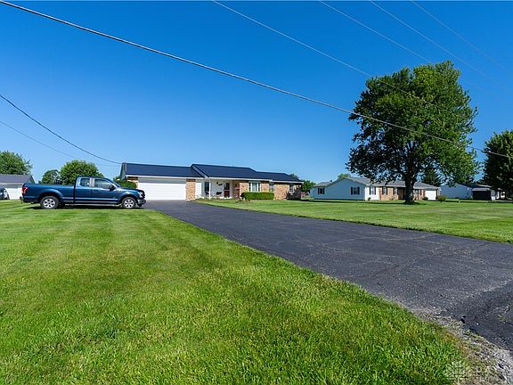 2nd image of 2561 Ballentine Pike