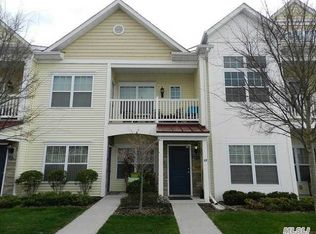 17 Lager Ln, Patchogue, NY 11772