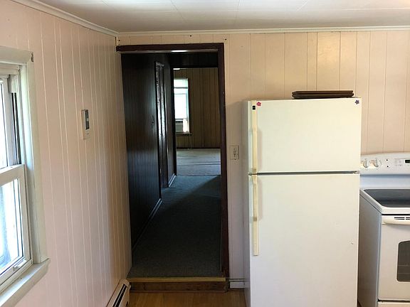 4th image of 124 1st Ave #1