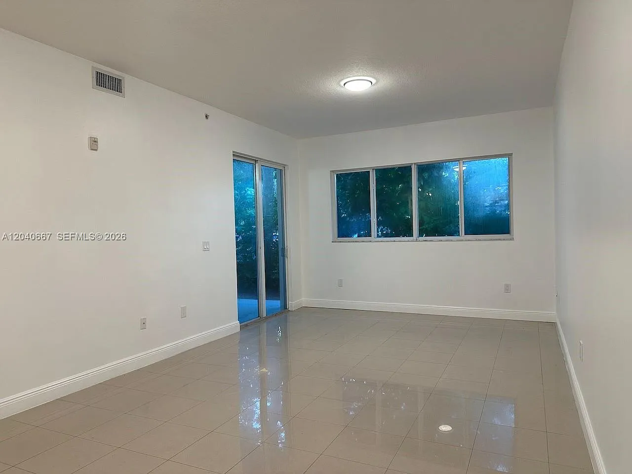Milana Condo — Photo 1