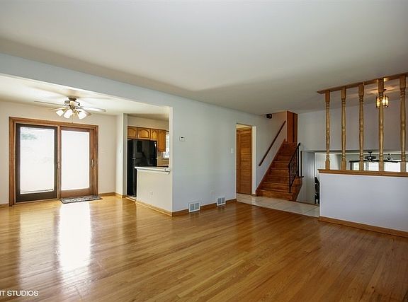 3rd image of 10543 S Terry Dr