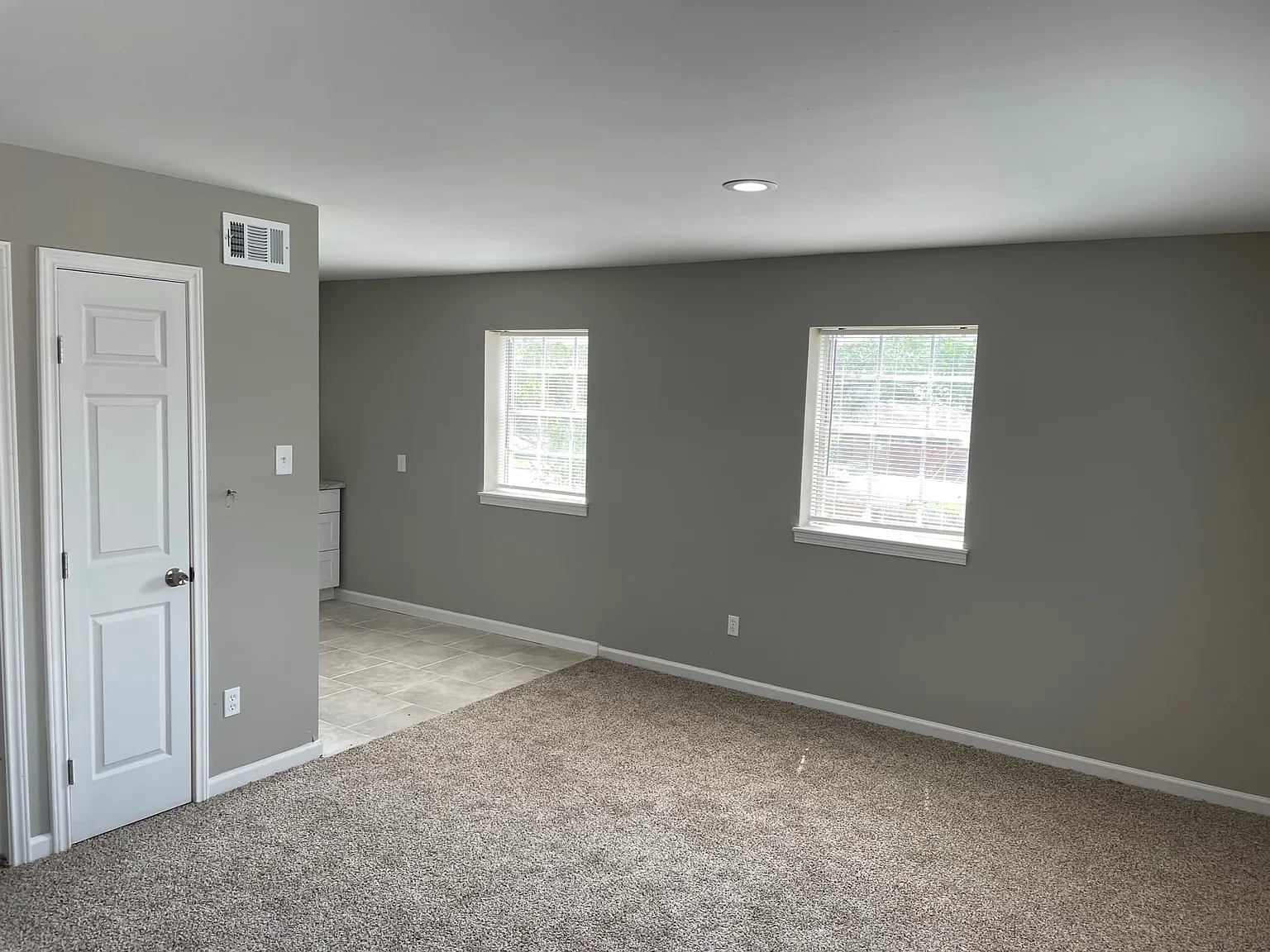 1 bed, 790 sqft, $995 — Photo 2