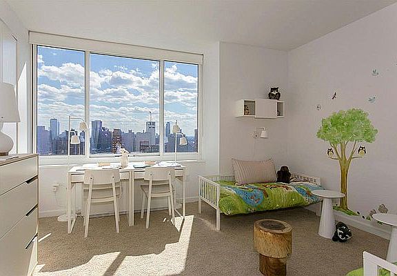 5th image of 160 W 62nd St APT 28C