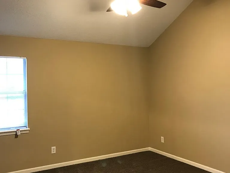 4601 NE Whispering Winds Dr — Photo 5