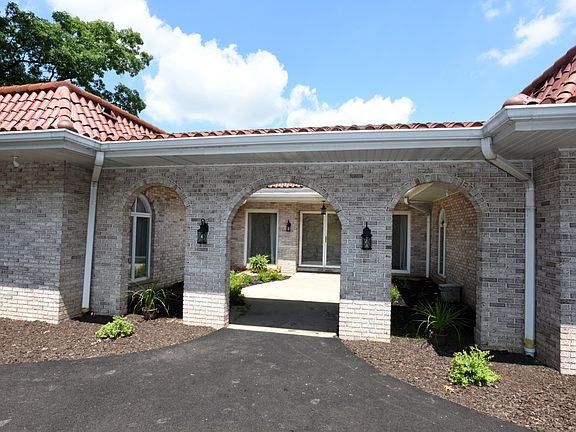2nd image of 8650 Lantern Dr